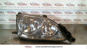 O132282 Gebruikte koplamp rechts Toyota Avensis