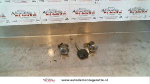 O81966 Gebruikte portierslot cilinder rechts Daihatsu Young RV