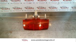 O96437 Gebruikte extra remlicht midden Nissan Micra