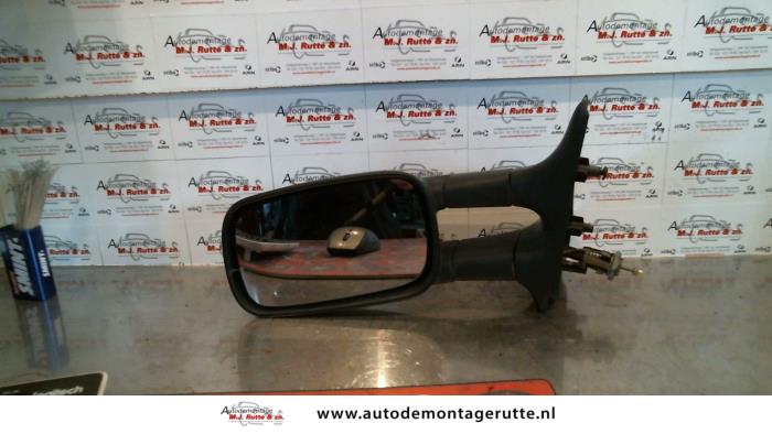 Gebruikte Buitenspiegel links Seat Inca O85669