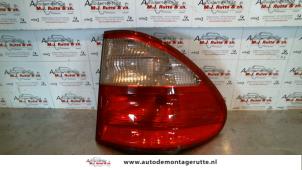 O94472 Gebruikte achterlicht rechts Mercedes E-Klasse