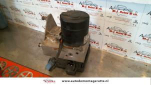 O114761 Gebruikte abs pomp Mercedes CLK