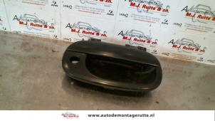 O80686 Gebruikte portiergreep 2deurs rechts Hyundai H200