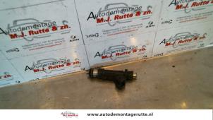 O121431 Gebruikte injector (benzine injectie) Dacia Logan