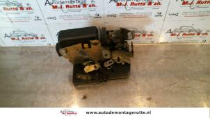 O83369 Gebruikte slotmechaniek portier 4deurs links-achter Dacia Logan