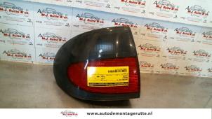 O93736 Gebruikte achterlicht links Renault Megane