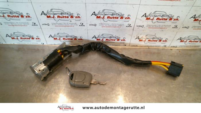 Gebruikte Sleutel+Contactslot Renault Twingo O114363