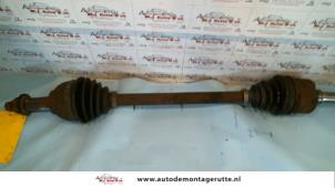 O110980 Gebruikte steekas links-voor Ford Transit