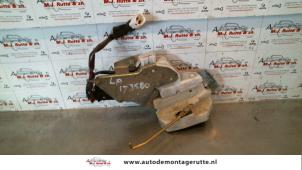 O83495 Gebruikte portierslot mechaniek 4deurs links-achter Suzuki Liana