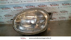 O73124 Gebruikte linker koplamp Toyota Corolla