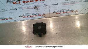 O107313 Gebruikte ruit schakelaar elektrisch Volkswagen Golf