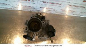 O123305 Gebruikte gasklephuis Mitsubishi Carisma