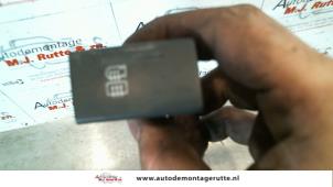 O106790 Gebruikte schakelaar achteruitverwarming Ssang Yong Rexton