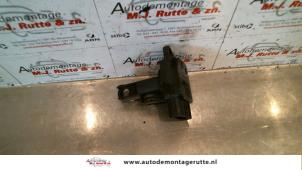O116852 Gebruikte luchthoeveelheidsmeter Toyota Avensis