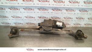 O119233 Gebruikte ruitenwismotor+mechaniek Toyota Avensis