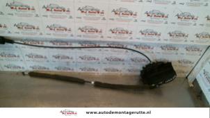 O82691 Gebruikte slotmechaniek portier 2deurs rechts Nissan Micra