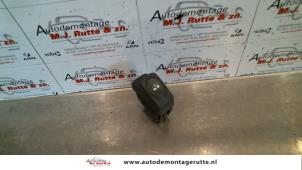 O107926 Gebruikte ruit schakelaar elektrisch Renault Megane Scenic