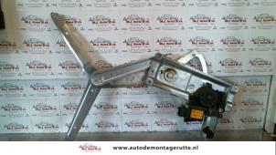 O77550 Gebruikte ruitmechaniek 2deurs links-voor Opel Tigra
