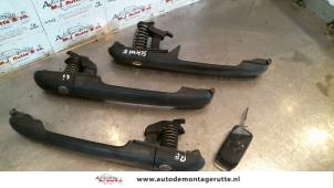 O79613 Gebruikte deurgreep 2deurs links Mercedes Vito