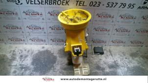 O120388 Gebruikte brandstofpomp elektrisch BMW 3-Serie