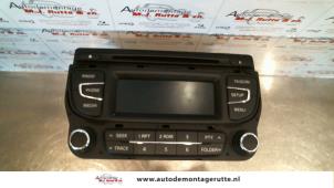 O109929 Gebruikte radio Kia Cee'D