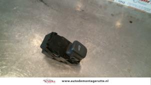 O108131 Gebruikte elektrisch raam schakelaar Volvo S60