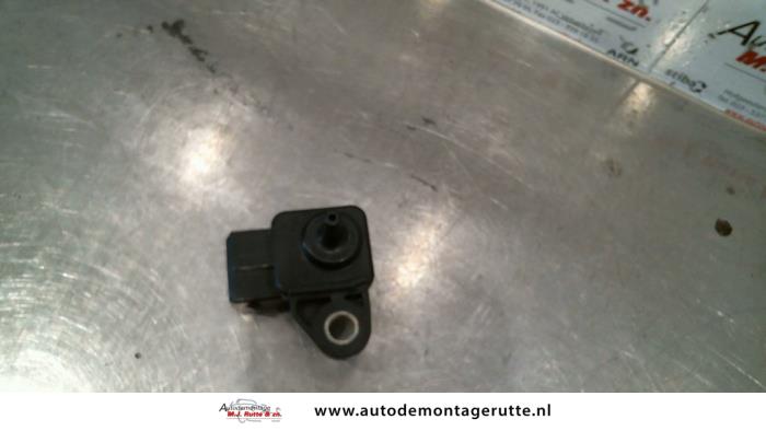 Sensor map (inlaatspruitstuk) van een Mitsubishi Colt (CJ) 1.3 GL,GLX 12V 2000