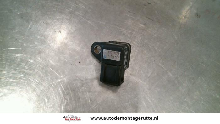 Sensor map (inlaatspruitstuk) van een Mitsubishi Colt (CJ) 1.3 GL,GLX 12V 2000