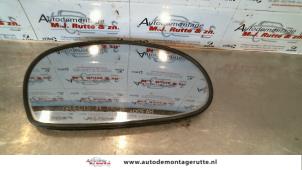 Gebruikte Spiegelglas rechts Kia Rio (DC22/24) 1.5 RS,LS 16V Prijs op aanvraag aangeboden door Autodemontage M.J. Rutte B.V.