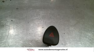 O104277 Gebruikte alarmlicht schakelaar Hyundai Atos