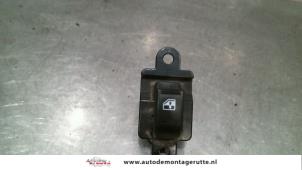 O107523 Gebruikte schakelaar elektrisch raam Hyundai Atos