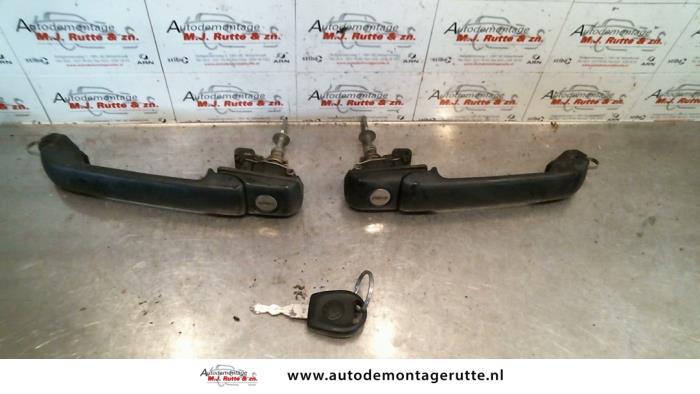 Gebruikte Portiergreep 2Deurs links Volkswagen Golf O79728