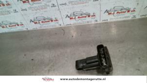 O116490 Gebruikte luchthoeveelheidsmeter Mazda 323F