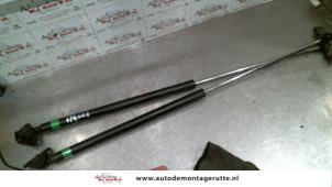 O91342 Gebruikte gasdemperset achterklep Mitsubishi Lancer