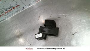O108278 Gebruikte schakelaar elektrisch raam Suzuki SX-4