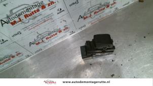 O108276 Gebruikte schakelaar elektrisch raam Suzuki SX-4