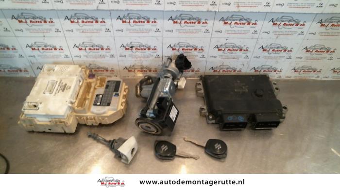 Cilinderslotenset (compleet) van een Suzuki SX4 (EY/GY) 1.6 16V VVT Comfort,Exclusive Autom. 2007