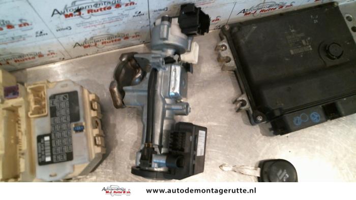 Cilinderslotenset (compleet) van een Suzuki SX4 (EY/GY) 1.6 16V VVT Comfort,Exclusive Autom. 2007