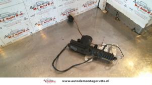 Gebruikte Centrale deurvergrendelingsmotor Ford Ka I 1.3i Prijs op aanvraag aangeboden door Autodemontage M.J. Rutte B.V.