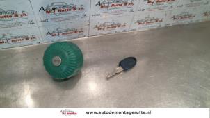 Gebruikte Tankdop Fiat Punto I (176) 60 1.2 i.e. Selecta Prijs € 10,00 Margeregeling aangeboden door Autodemontage M.J. Rutte B.V.