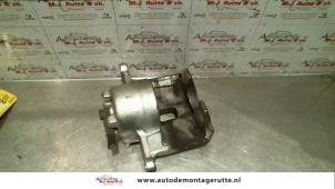 O112030 Gebruikte remklauw (tang) links-voor Mitsubishi Lancer