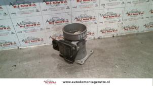 O116475 Gebruikte luchthoeveelheidsmeter Mazda 626