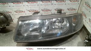 O73050 Gebruikte koplamp links Seat Toledo