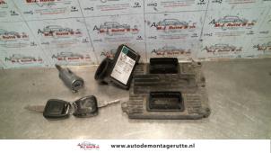 O114030 Gebruikte sleutel+contactslot Opel Zafira