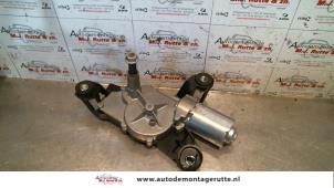 O97212 Gebruikte motor ruitenwisser achter Mitsubishi Colt
