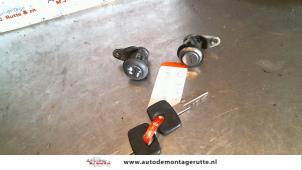 O81389 Gebruikte cilinderslot portier links Opel Corsa
