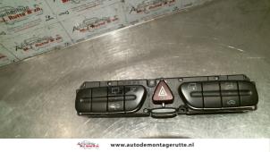 O104028 Gebruikte paniekverlichtings schakelaar Mercedes C-Klasse