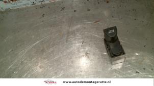 O107368 Gebruikte ruit schakelaar elektrisch Fiat Marea