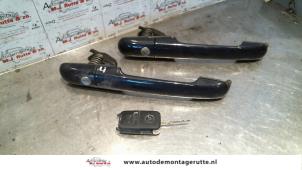O79615 Gebruikte deurgreep 2deurs links Mercedes Vito