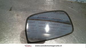 Gebruikte Spiegelglas rechts Toyota Starlet (EP9) 1.3,XLi,GLi 16V Prijs op aanvraag aangeboden door Autodemontage M.J. Rutte B.V.